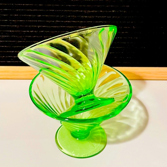 Vintage Federal Glass Diana Swirl Sherbet Dishes❤️